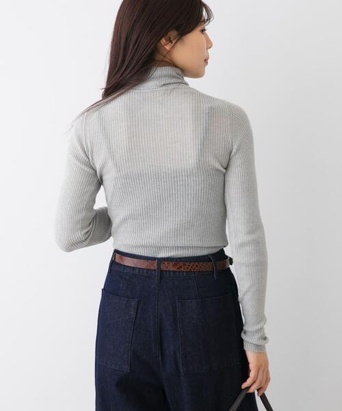 URBAN RESEARCH ROSSO WOMEN(アーバンリサーチ ロッソ)の「F by ROSSO ウォッシャブルシアーリブタートルニット(ニット/セーター・レディース・ライトグレー/ブラック/レッド/ブラウン・FREE)」の7枚目の写真