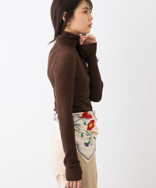 URBAN RESEARCH ROSSO WOMEN(アーバンリサーチ ロッソ)の「F by ROSSO ウォッシャブルシアーリブタートルニット(ニット/セーター・レディース・ライトグレー/ブラック/レッド/ブラウン・FREE)」の14枚目の写真