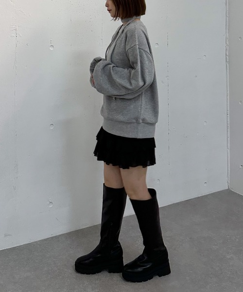 archives(アルシーヴ)の「チョーカー付クロスオフショルスウェット(スウェット・レディース・グレー/アイボリー/ブラック・MEDIUM)」の17枚目の写真