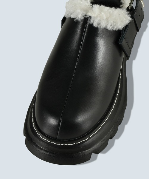 OMMO(オーエムエムオー)の「VOLUME HEAD BOA STRAP SABOT(スリッポン・レディース・ブラック・36/37/38)」の10枚目の写真