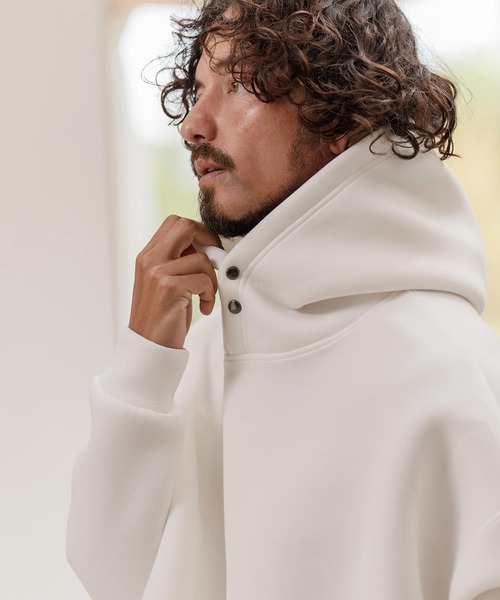 CAMBIO（カンビオ）の「mpa3979-ボンディングハイネックボタンプルパーカー（パーカー・メンズ・ホワイト/グレイッシュベージュ/ブラック・M/L/XL）」の17枚目の写真