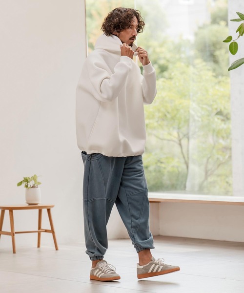 CAMBIO（カンビオ）の「mpa3979-ボンディングハイネックボタンプルパーカー（パーカー・メンズ・ホワイト/グレイッシュベージュ/ブラック・M/L/XL）」の18枚目の写真