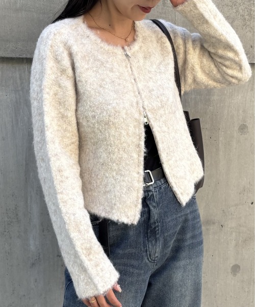 COLONY 2139（コロニートゥーワンスリーナイン）の「ウール混ブークレWジップカーディガン（カーディガン/ボレロ・レディース・ブラック/アイボリー/ブラウン/グレー・FREE）」の2枚目の写真