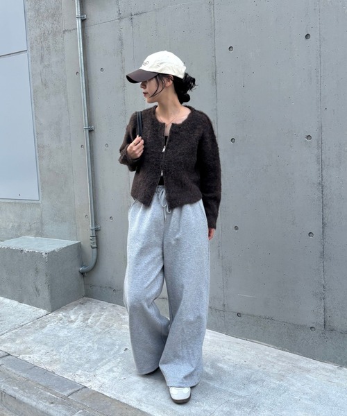 COLONY 2139（コロニートゥーワンスリーナイン）の「ウール混ブークレWジップカーディガン（カーディガン/ボレロ・レディース・ブラック/アイボリー/ブラウン/グレー・FREE）」の5枚目の写真