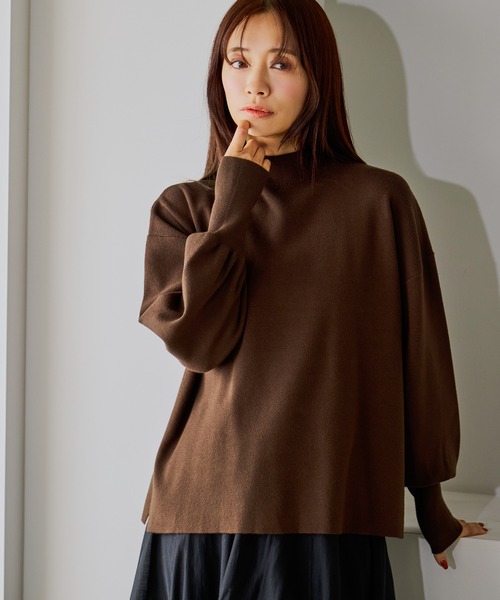 mysty woman(ミスティウーマン)の「袖ボリュームハイネックプルオーバー 611350(ニット/セーター・レディース・グレー/アイボリー/ブラック/グリーン/ブラウン/ライトブルー・FREE)」の4枚目の写真