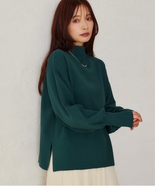 mysty woman(ミスティウーマン)の「袖ボリュームハイネックプルオーバー 611350(ニット/セーター・レディース・グレー/アイボリー/ブラック/グリーン/ブラウン/ライトブルー・FREE)」の5枚目の写真