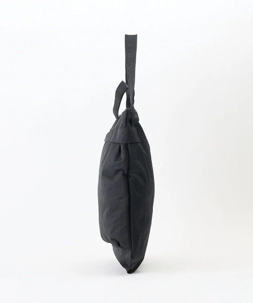 NESK(ネスク)の「【NESK/ネスク】 ヘルメットバッグ 500mlペットボトル 折り畳み傘 A4サイズ 収納可(トートバッグ・メンズ・ブラック・FREE)」の5枚目の写真