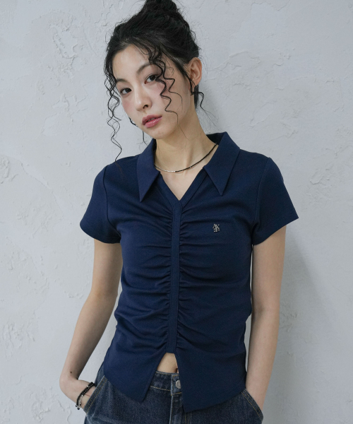 AVANDRESS(アバンドレス )の「VシャーリングカラーTシャツ - 4COL(Tシャツ/カットソー・レディース・ブラック/チャコール/ネイビー/ホワイト・SMALL/MEDIUM)」の12枚目の写真
