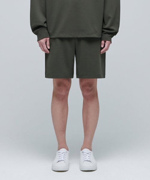 MUSINSA STANDARD（ムシンサスタンダード）の「フラットテリースウェットショーツ[ダスティカーキ]（その他パンツ・メンズ・その他・SMALL/MEDIUM/LARGE）」の2枚目の写真