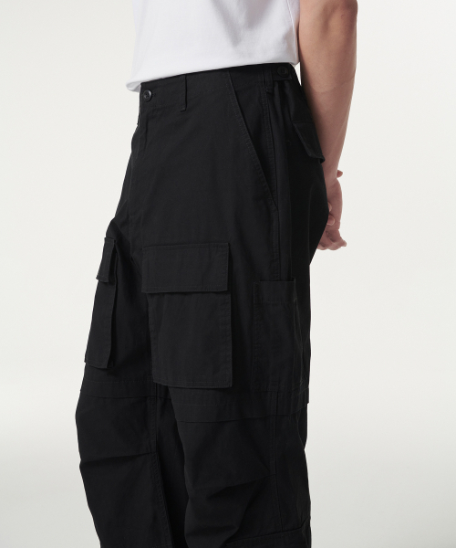 MUSINSA STANDARD（ムシンサスタンダード）の「コットンマルチポケットパラシュートカーゴパンツ[ブラック]（その他パンツ・メンズ・その他・26/27/28/29/30/31/32/33/34/36/38/40/42）」の5枚目の写真