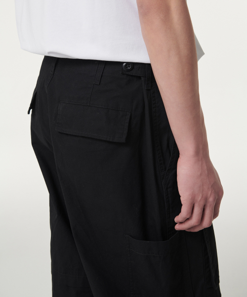 MUSINSA STANDARD（ムシンサスタンダード）の「コットンマルチポケットパラシュートカーゴパンツ[ブラック]（その他パンツ・メンズ・その他・26/27/28/29/30/31/32/33/34/36/38/40/42）」の7枚目の写真