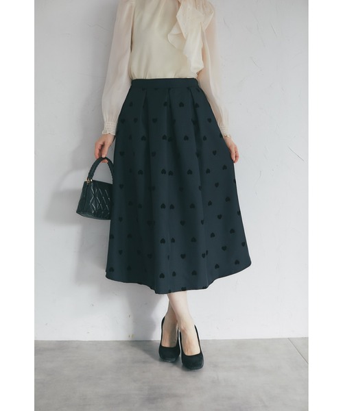 tocco closet(トッコ クローゼット)の「【ZOZO限定】ポケット付きフロッキーハートフレアスカート(スカート・レディース・グレー/ブラック・M)」の7枚目の写真