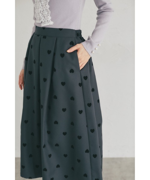 tocco closet(トッコ クローゼット)の「【ZOZO限定】ポケット付きフロッキーハートフレアスカート(スカート・レディース・グレー/ブラック・M)」の19枚目の写真