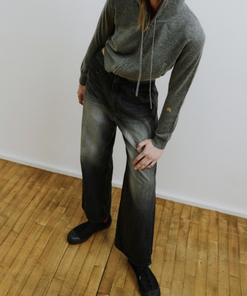 MOLLIOLLI（モリオリ）の「濃紺ウォッシングワイドデニムパンツ（デニムパンツ・レディース・その他・SMALL/MEDIUM/LARGE/X-LARGE）」の2枚目の写真