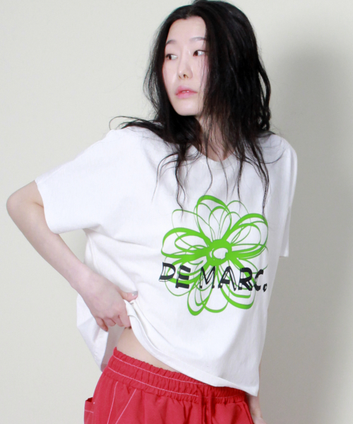 DEMARC（ドゥマーク）の「フレンチスリーブドマークフラワーセミクロップ半袖Tシャツアイボリーグリーン（Tシャツ/カットソー・レディース・その他・LARGE/MEDIUM）」の3枚目の写真