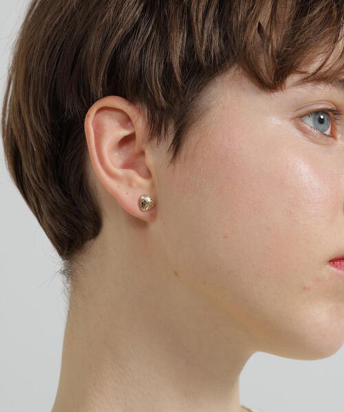 AVIREX(アヴィレックス)の「HEART EARRING by J.H.M CO.,LTD.(ピアス(両耳用)・レディース・ゴールド/シルバー・F)」の11枚目の写真