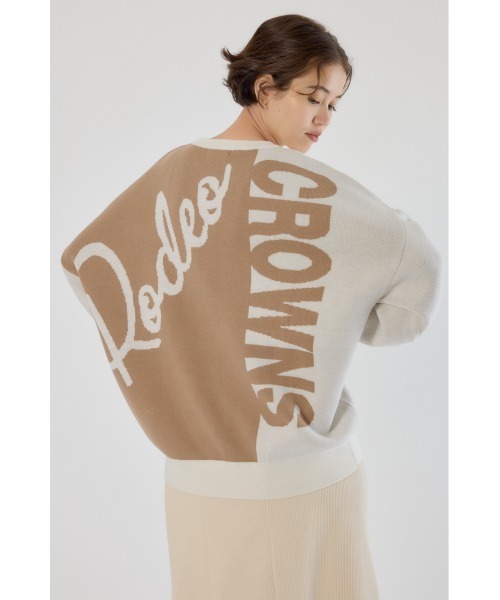 RODEO CROWNS WIDE BOWL(ロデオクラウンズワイドボウル)の「バックバイカラーロゴニットトップス(ニット/セーター・レディース・ブルー系その他/ホワイト系その他/ブラック系その他/ピンク系その他・FREE)」の3枚目の写真