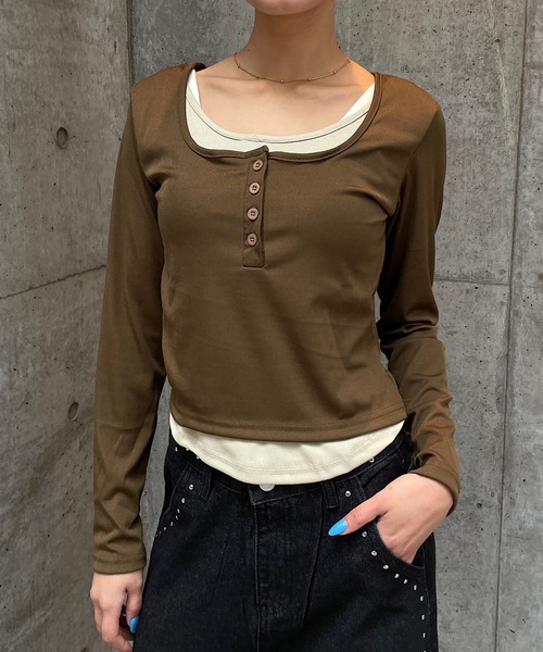 ROGER AND RAW(ロジャーアンドロウ)の「配色ヘンリーネックレイヤードトップス(Tシャツ/カットソー・レディース・カーキ/ブラウン/ブラック・FREE)」の2枚目の写真