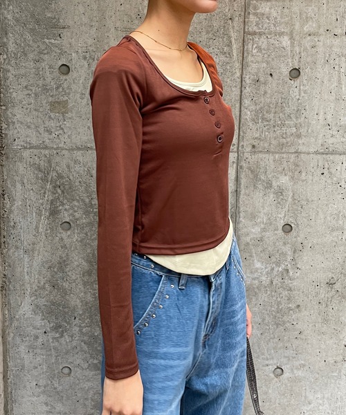ROGER AND RAW(ロジャーアンドロウ)の「配色ヘンリーネックレイヤードトップス(Tシャツ/カットソー・レディース・カーキ/ブラウン/ブラック・FREE)」の13枚目の写真