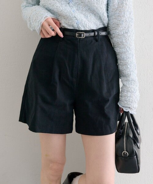 mystic(ミスティック)の「ベルト付きタックキュロット(その他パンツ・レディース・アイボリー/ブラック・1/2)」の1枚目の写真