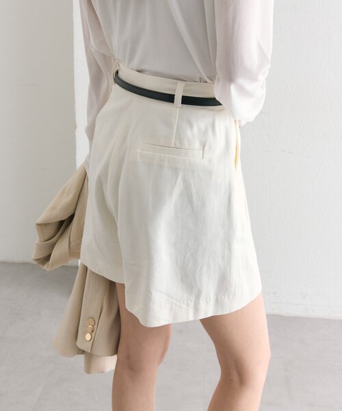mystic(ミスティック)の「ベルト付きタックキュロット(その他パンツ・レディース・アイボリー/ブラック・1/2)」の5枚目の写真