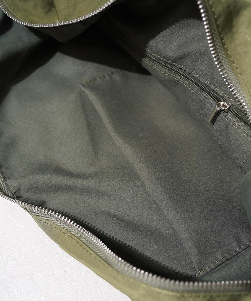1111clothing（ワンフォークロージング）の「ツイストショルダーバッグ / Twist Shoulder Bag（ショルダーバッグ・メンズ・グリーン/ブラック・FREE）」の14枚目の写真