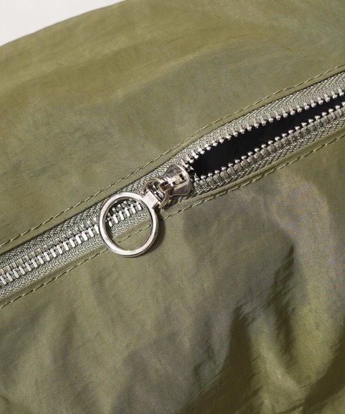1111clothing（ワンフォークロージング）の「ツイストショルダーバッグ / Twist Shoulder Bag（ショルダーバッグ・メンズ・グリーン/ブラック・FREE）」の13枚目の写真