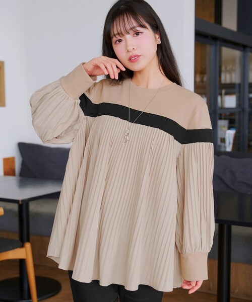Tiaclasse（ティアクラッセ）の「配色ラインプリーツプルオーバー（Tシャツ/カットソー・レディース・カーキ/ベージュ/ブラック・FREE）」の4枚目の写真