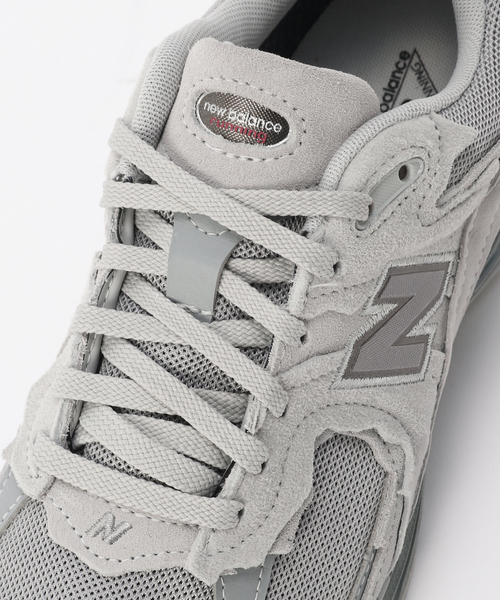 NEW BALANCE(ニューバランス)の「NEW BALANCE(ニューバランス)U200227R(スニーカー・メンズ・ホワイト・27cm/26.5cm/26cm/25cm/24cm/29cm/28.5cm/28cm/27.5cm)」の6枚目の写真