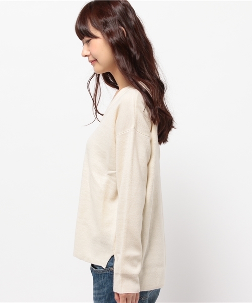 RAY CASSIN（レイカズン）の「Vネックプルオーバー（ニット/セーター・レディース・ネイビー/オフホワイト/杢グレー・FREE）」の9枚目の写真