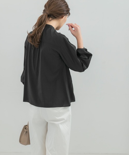 URBAN RESEARCH ROSSO WOMEN(アーバンリサーチ ロッソ)の「フロントフリルデザインブラウス(シャツ/ブラウス・レディース・ブラック/イエロー系その他/ブルー系その他・FREE)」の15枚目の写真