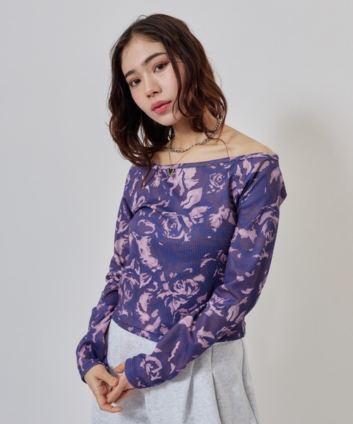 atmos pink(アトモスピンク)の「atmos pink Rose Camouflage LS T-shirt / アトモスピンク ローズ カモフラージュ LS T-シャツ(Tシャツ/カットソー・レディース・ピンク/カーキ・FREE)」の2枚目の写真