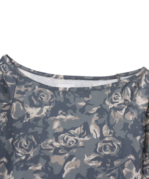 atmos pink(アトモスピンク)の「atmos pink Rose Camouflage LS T-shirt / アトモスピンク ローズ カモフラージュ LS T-シャツ(Tシャツ/カットソー・レディース・ピンク/カーキ・FREE)」の12枚目の写真