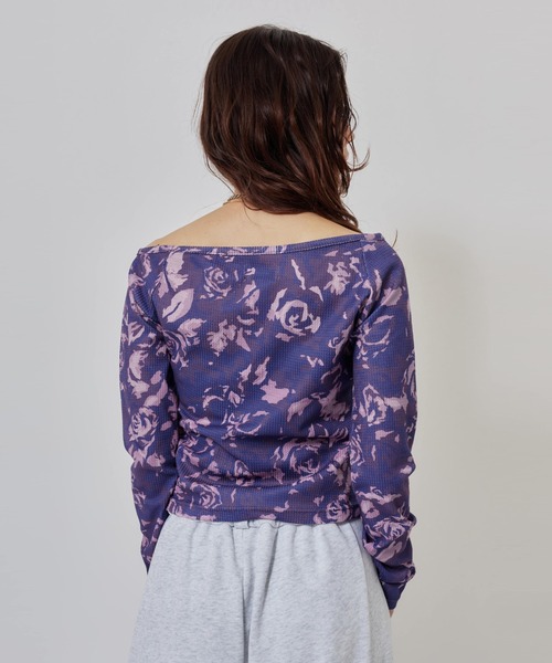 atmos pink(アトモスピンク)の「atmos pink Rose Camouflage LS T-shirt / アトモスピンク ローズ カモフラージュ LS T-シャツ(Tシャツ/カットソー・レディース・ピンク/カーキ・FREE)」の9枚目の写真