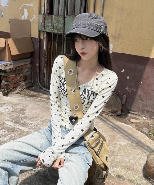 AsheKsha(アシクシャ)の「Vネック長袖スリムフィット万能トップス(Tシャツ/カットソー・レディース・ホワイト/ダークグレー・M)」の11枚目の写真