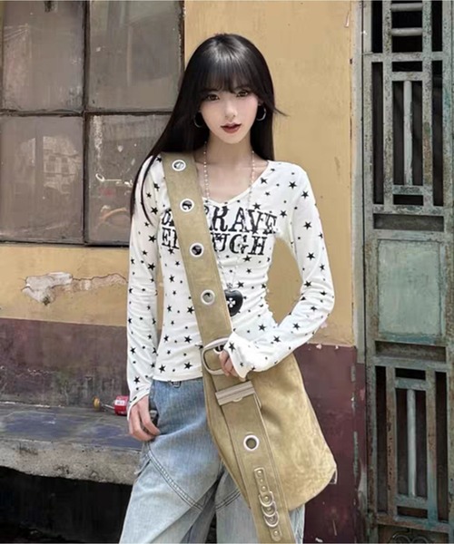 AsheKsha(アシクシャ)の「Vネック長袖スリムフィット万能トップス(Tシャツ/カットソー・レディース・ホワイト/ダークグレー・M)」の6枚目の写真