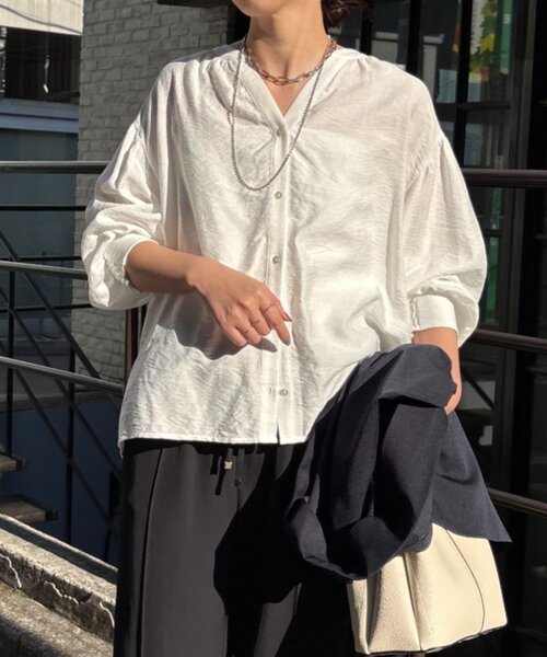 Jena espace merveilleux（ジェナ　エスパスメルヴェイユ）の「【昨年大ヒットが再登場】リネンライクスキッパーブラウス（シャツ/ブラウス・レディース・ブラック/オフホワイト/グレー・FREE）」の4枚目の写真