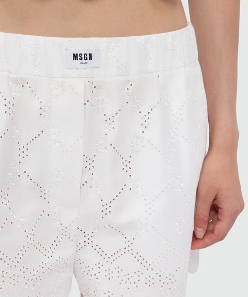 MSGM(エムエスジーエム)の「アイレットレース ポプリンショートパンツ(チノパンツ・レディース・オフホワイト・38)」の5枚目の写真