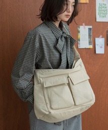 HEILIS（ヘイリス）の「パフィ―ポケットショルダーバッグ / A4 パフィー 黒 ネイビー ピンク ブラック アイボリー ベージュ 多収納 ショルダーバッグ ノームコア カジュアル 韓国 シティガール 通勤 通学 推し活グッズ収納 イベント ノートパソコン マザーズバッグ トラベルバッグ（ショルダーバッグ）」