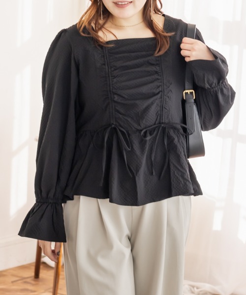 CLETTE(クレット)の「CLETTEオリジナルスクエアネックシャーリングブラウス(シャツ/ブラウス・レディース・ブラック/オフホワイト/ブルー・4L/3L/LL)」の1枚目の写真