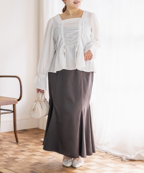 CLETTE(クレット)の「CLETTEオリジナルスクエアネックシャーリングブラウス(シャツ/ブラウス・レディース・ブラック/オフホワイト/ブルー・4L/3L/LL)」の5枚目の写真
