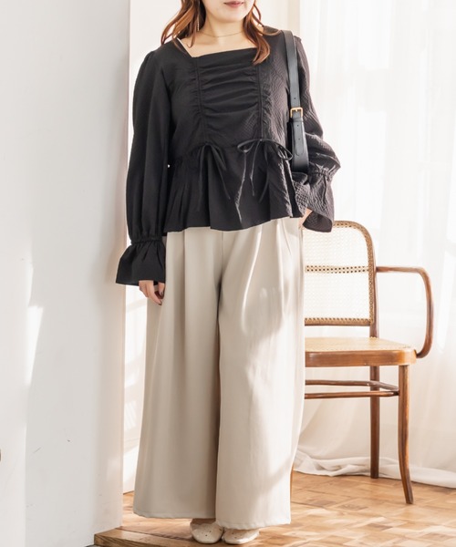CLETTE(クレット)の「CLETTEオリジナルスクエアネックシャーリングブラウス(シャツ/ブラウス・レディース・ブラック/オフホワイト/ブルー・4L/3L/LL)」の8枚目の写真