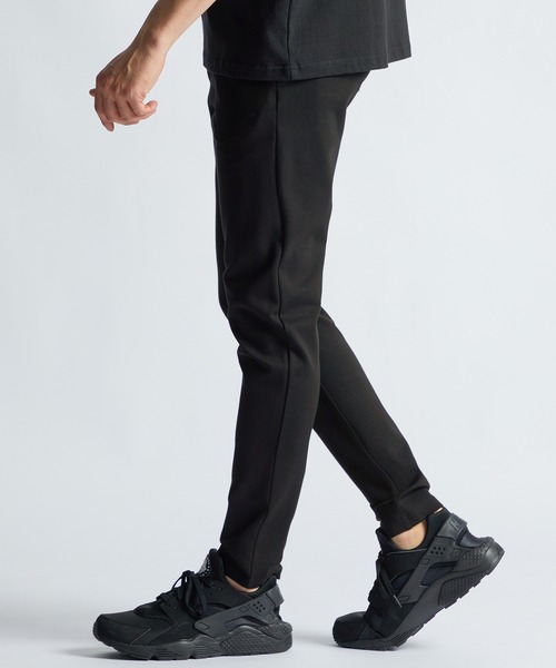 LANVIN en Bleu(ランバンオンブルー)の「ライトポンチ スキニー ジョガーパンツ(スウェットパンツ・メンズ・ブラック/チャコールグレー・50/48/46/52)」の5枚目の写真