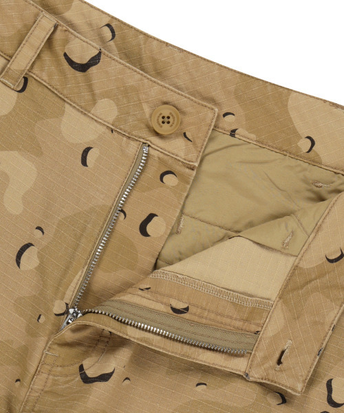 WKNDRS(ウィーキャンドース)の「CHOCOLATE CHIP CARGO PANTS (D.CAMO)(その他パンツ・レディース・その他・MEDIUM/LARGE/X-LARGE)」の3枚目の写真