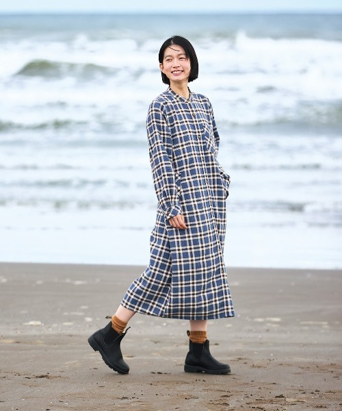 Sunny clouds(サニークラウズ)の「サニークラウズ ざっくり織りのチェックワンピース〈レディース〉(ワンピース・レディース・ブルー系その他・M/L/LL/3L/MP)」の1枚目の写真