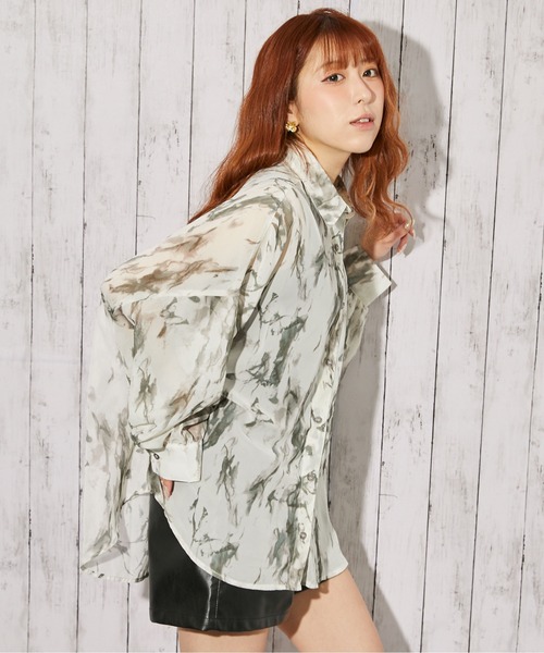 GORGE（ゴージ）の「《シアー・インナー付き》チョウ柄シャツ／モードカジュアル／春夏／全2色（シャツ/ブラウス・レディース・グレー/グリーン・F）」の17枚目の写真