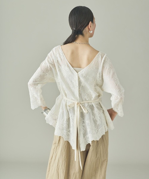 Curensology(カレンソロジー)の「Curensology(カレンソロジー)/レース2WAYギャザーブラウス(シャツ/ブラウス・レディース・ブラック/アイボリー・FREE)」の9枚目の写真