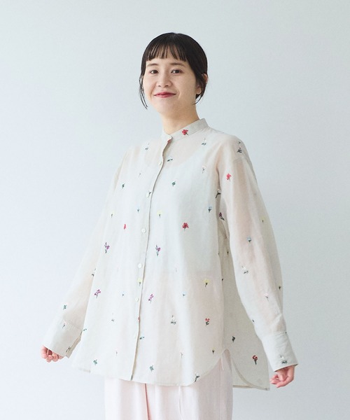 yuni(ユニ )の「Cotton/Nylon sheer floral刺繍moe sleeves シャツ(シャツ/ブラウス・レディース・パープル/ベージュ/グレー・FREE)」の2枚目の写真
