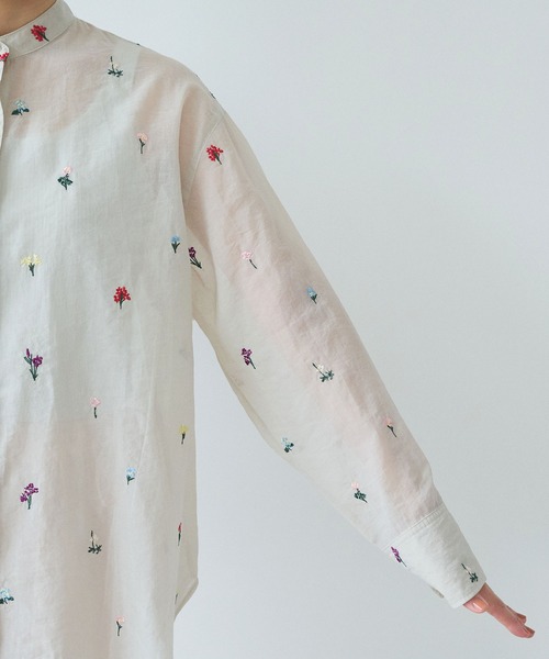 yuni(ユニ )の「Cotton/Nylon sheer floral刺繍moe sleeves シャツ(シャツ/ブラウス・レディース・パープル/ベージュ/グレー・FREE)」の10枚目の写真