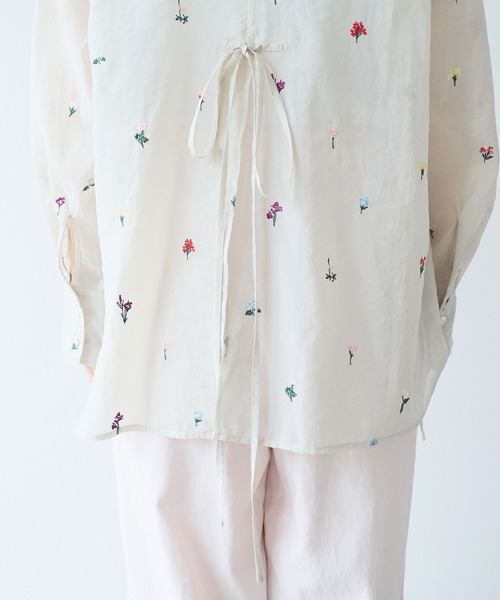 yuni(ユニ )の「Cotton/Nylon sheer floral刺繍moe sleeves シャツ(シャツ/ブラウス・レディース・パープル/ベージュ/グレー・FREE)」の12枚目の写真